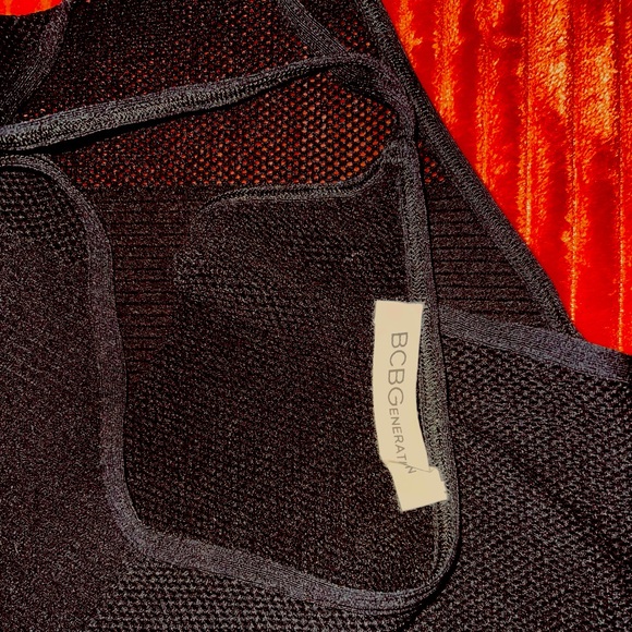 Black ribbed mesh BCBGeneration crop top size Medium - Picture 7 of 7